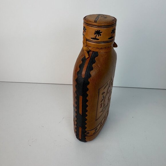 St. Lucia Pitons Leather Wrapped Flask Souvenir Caribbean - Picture 3 of 7